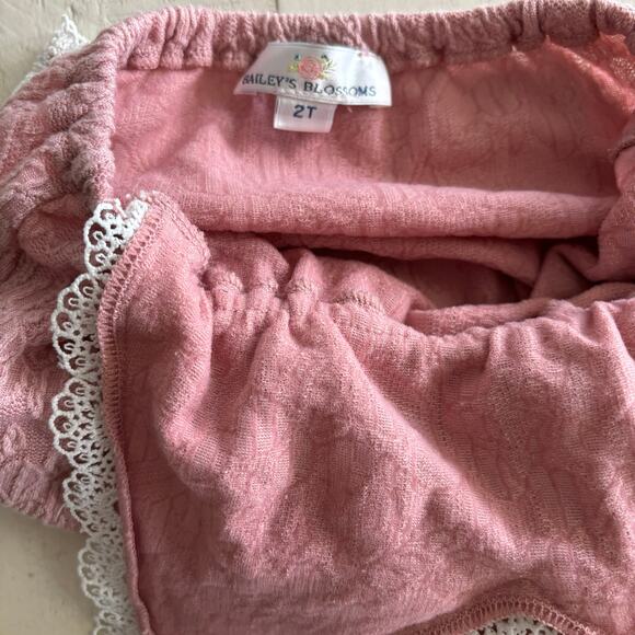 Blush Pink Baileys Blossoms Tie Neck White Lace Detail Romper EUC Size 2T - Picture 3 of 3